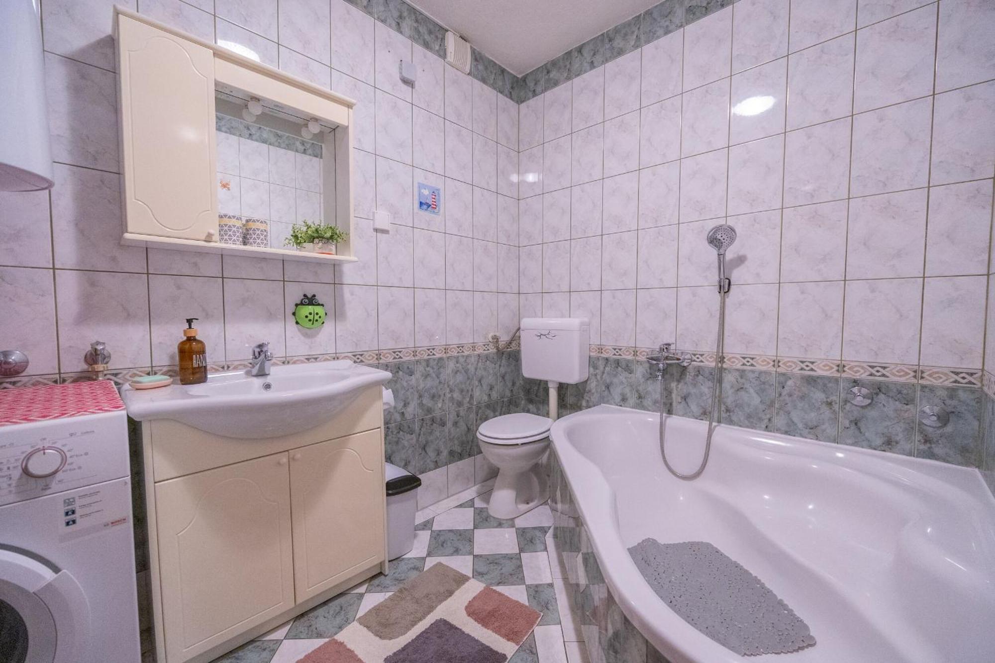 Apartments Tanja Baska Voda Exterior photo